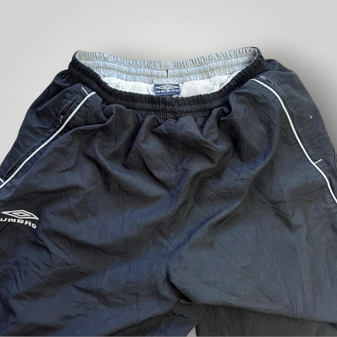 Umbro Men's Navy Trackpants