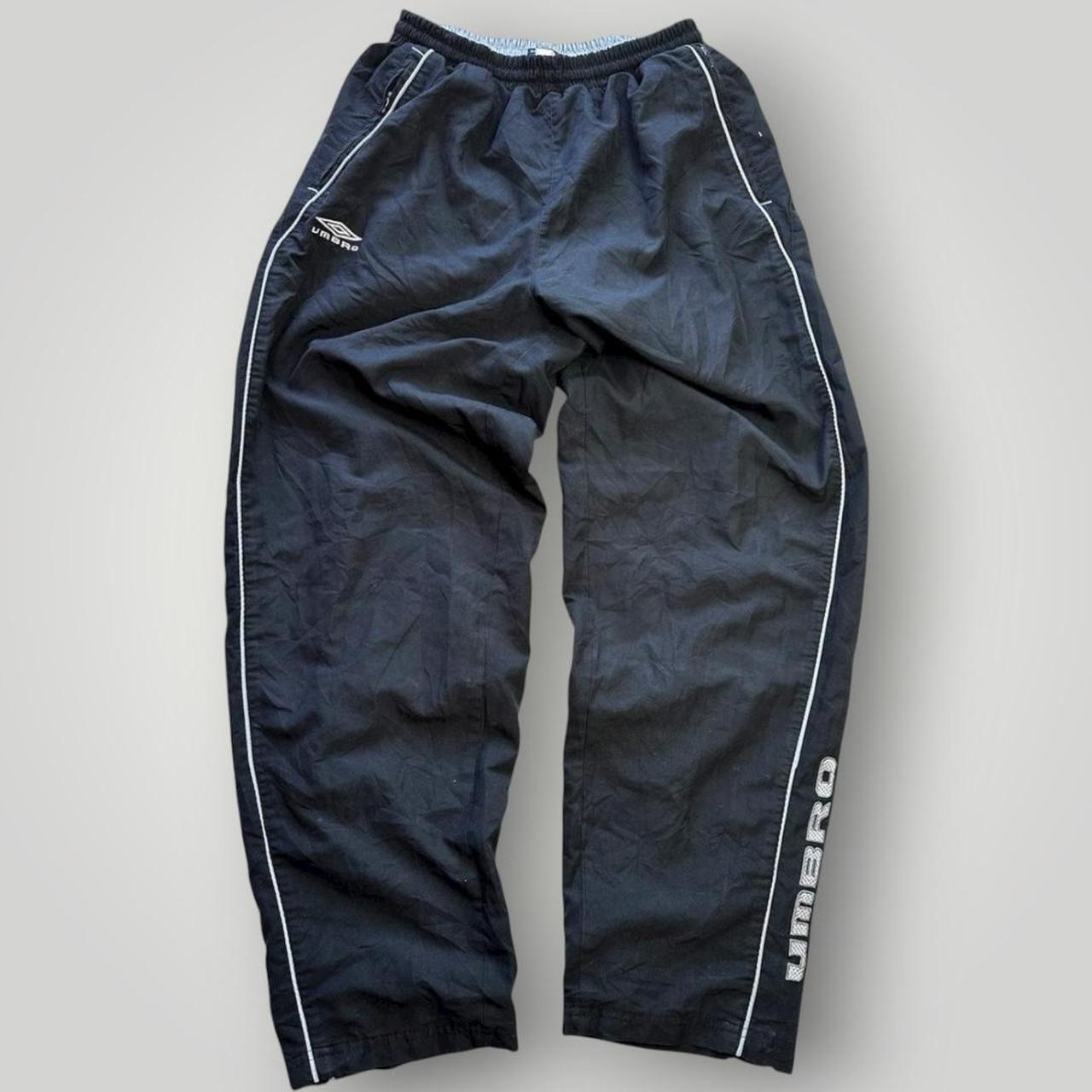 Umbro Men's Navy Trackpants