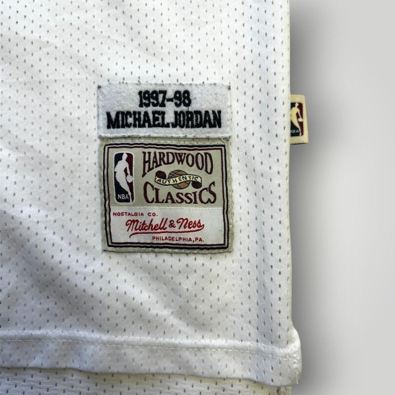 NBA  Men's White T-shirt