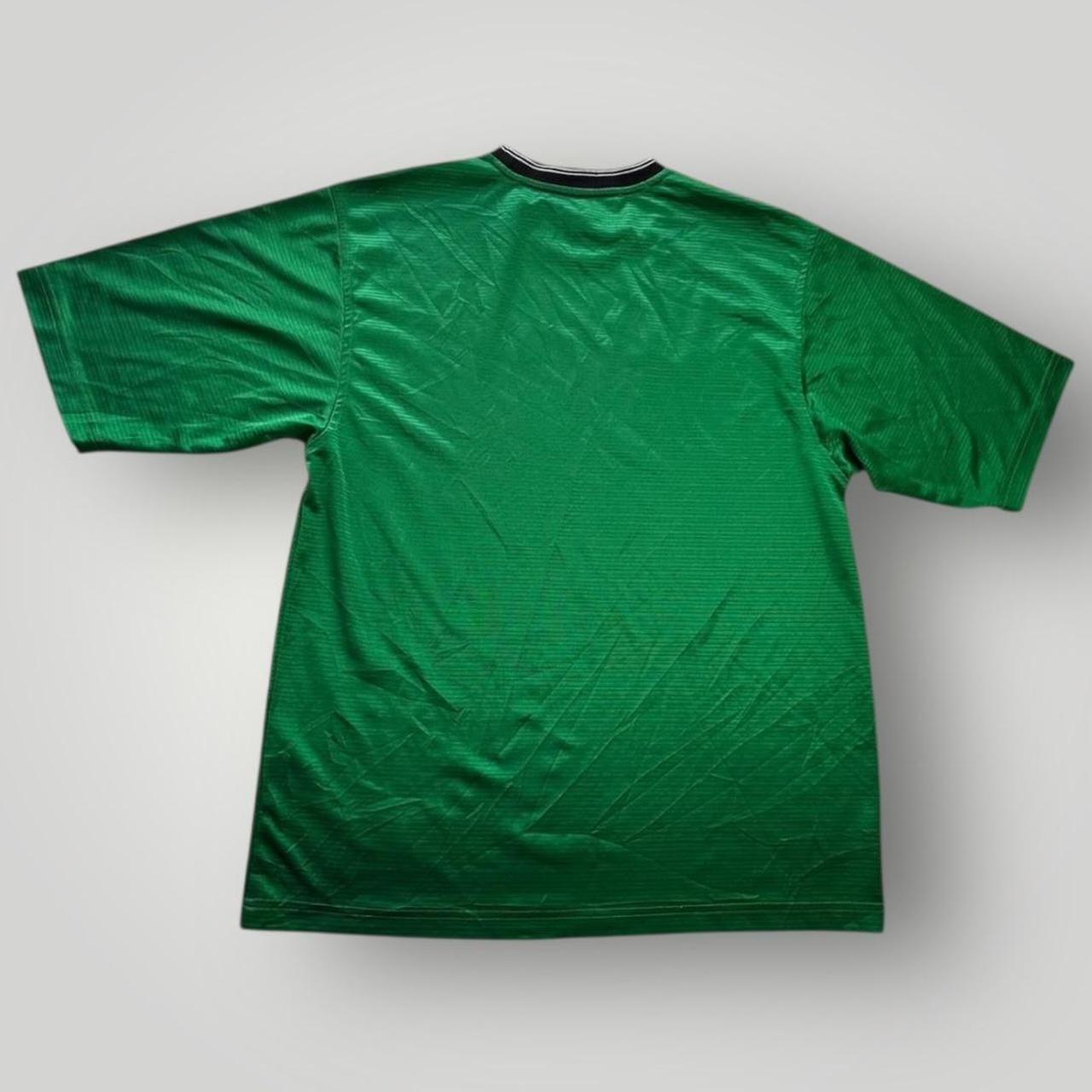 Nike Men's Green T-shirt