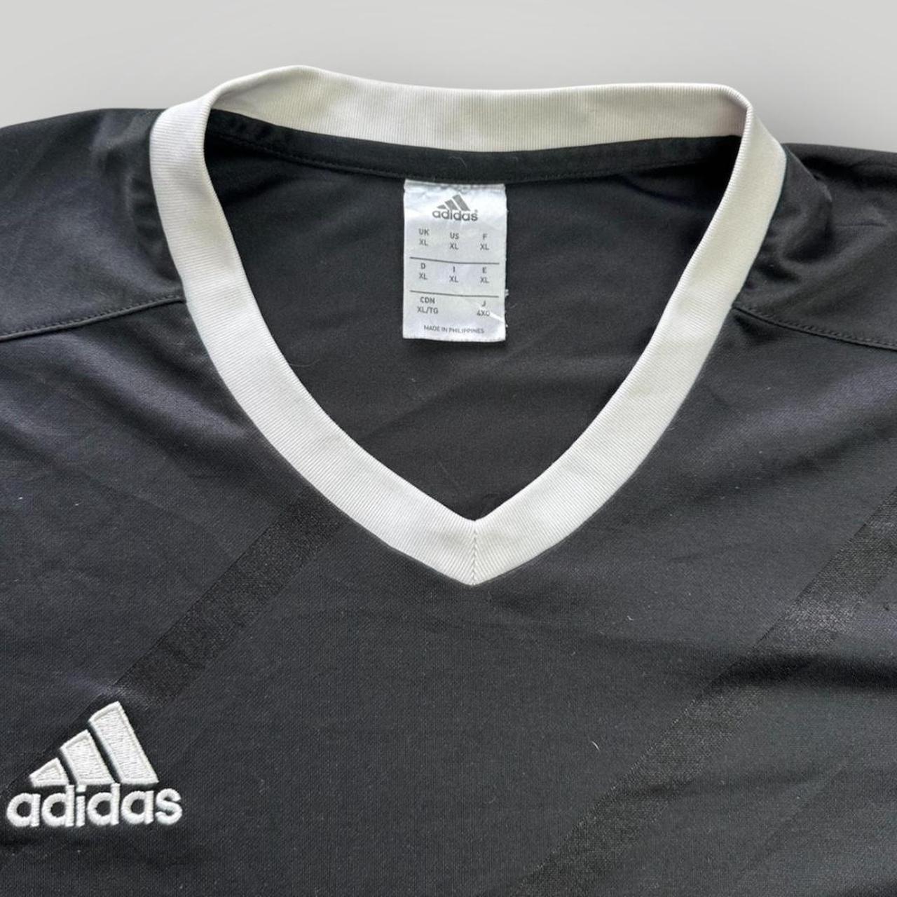 Adidas Men's Black and Grey T-shirt